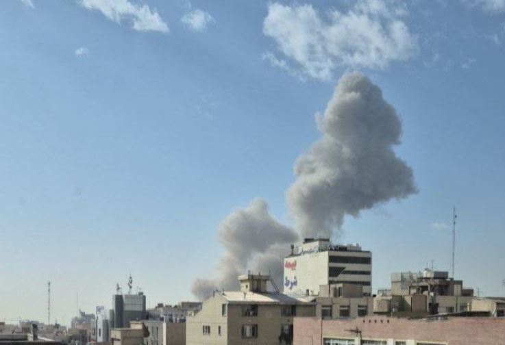 VIDEO. EU e Israel realizan bombardeos en Irán; reportan más de 50 muertos en una escuela