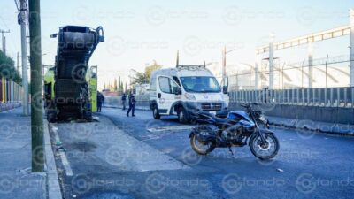 VIDEO. Alan era policía, iba en moto a su trabajo y murió estrellado contra una máquina asfaltadora
