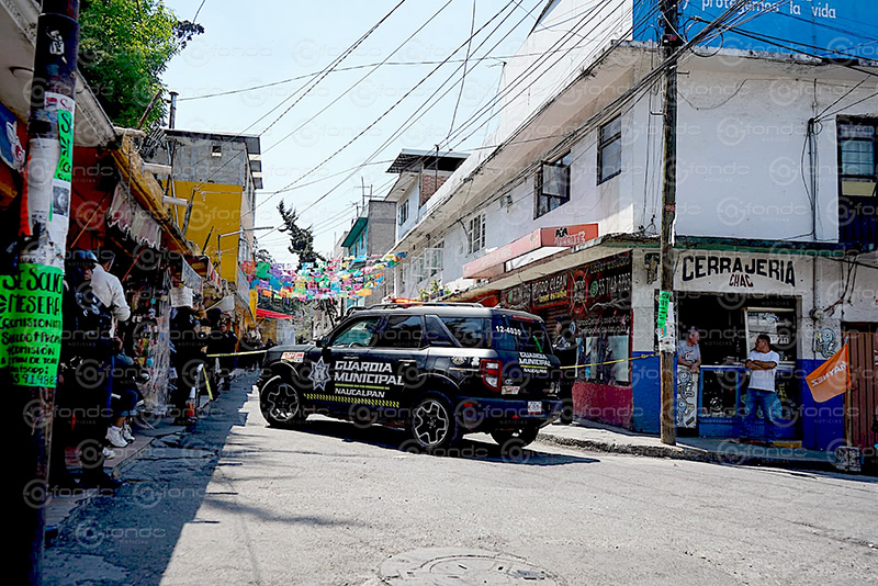 CRIMEN. Herrero y su hijo son asesinados frente a su taller por sicarios que escaparon en una motocicleta