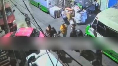 TIROTEO: Sujetos en moto matan a un hombre y vecinos les disparan cuando escapaban