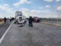 URGENTE: Triple choque deja un taxista muerto en una autopista de Edomex