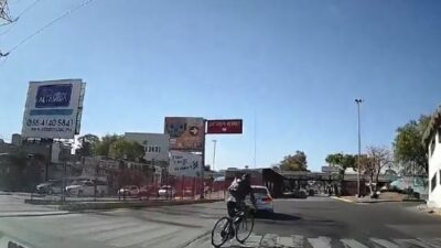VIDEO: Ciclista ‘se la rifa’ y logra escapar de criminales que lo cazaban en Edomex