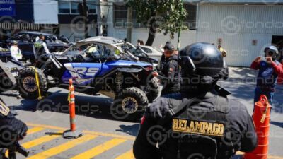 EXTRAÑO. Sujetos llegan en vehículos tipo RZR a una funeraria y terminan en el corralón