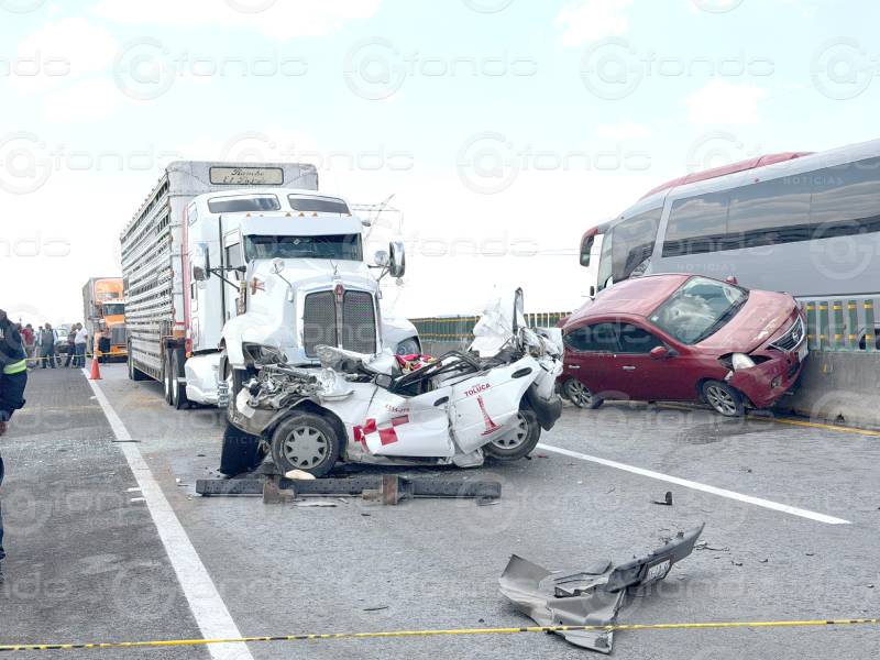 TERRIBLE. José manejaba su taxi en autopista del Edomex y muere prensado en una carambola
