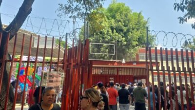 ALERTA: Niño secundaria lleva un arma cargada al salón; apenas va en primero