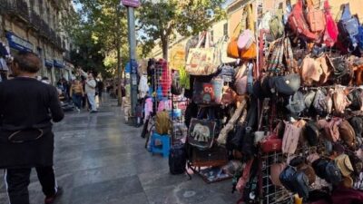 INHUMANO: Jovencita deja una bolsa en una jardinera con un recién nacido muerto