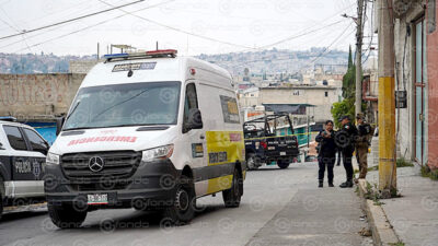 DRAMÁTICO. Un hombre corría por las calles con un cuchillo en la mano; al final murió en un coche que no era suyo
