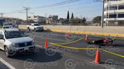 URGENTE: Arrollan a motociclistas en autopista de Edomex; uno muere