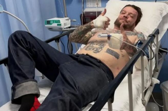 ATENCIÓN: ‘Voy a morir aquí’; Corey  Harrison, de ‘El Precio de la Historia’, estrella su moto en Tulum y está muy grave