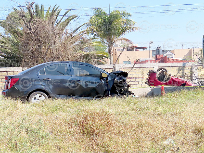 LAMENTABLE. Mujer que viajaba de copiloto de un auto pierde la vida sobre la carretera México-Toluca