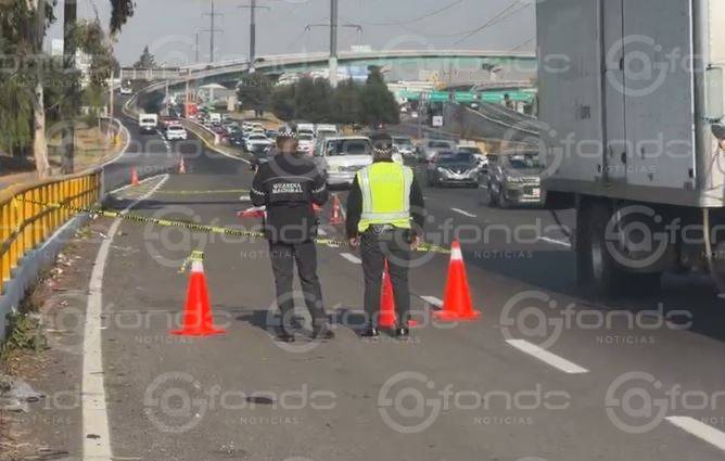 URGENTE: Mujer muere arrollada al intentar cruzar una carretera en Edomex