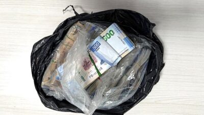 DE PELÍCULA. Atrapan a extorsionadores en Edomex; iban a cobrar 3 millones de pesos que pidieron al dueño de un negocio