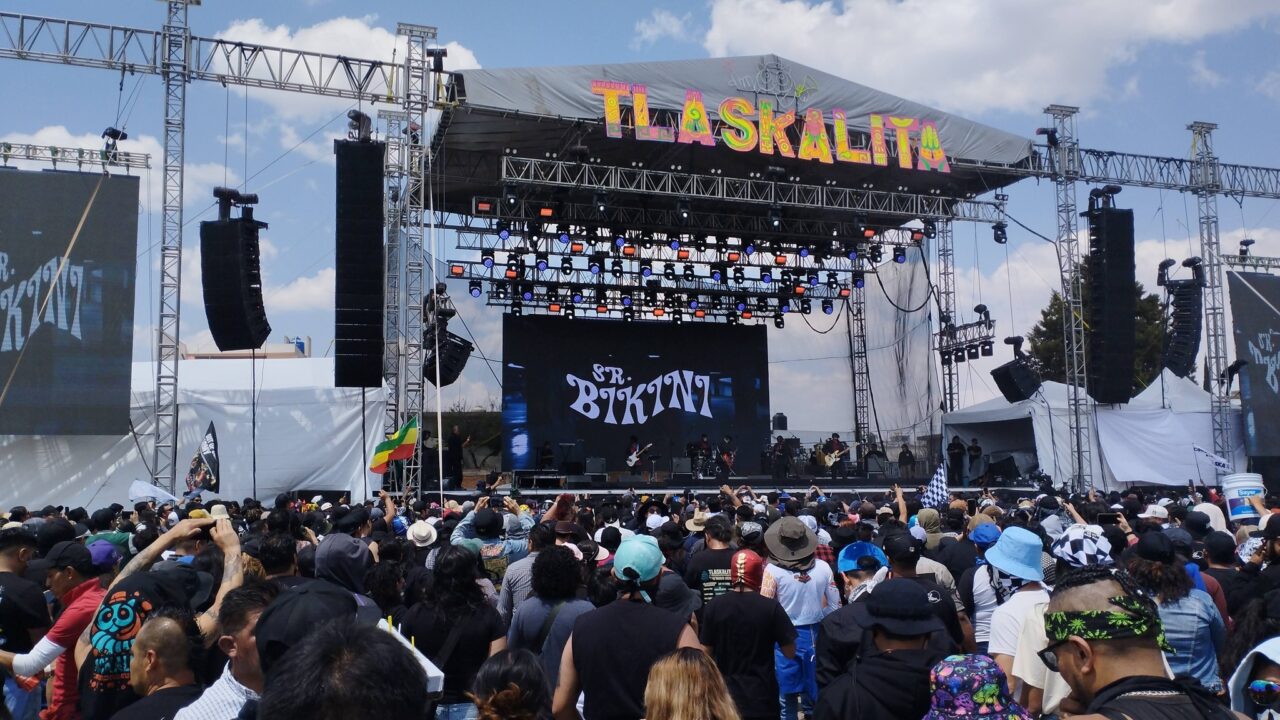 ALARMANTE: Reportan robo masivo de celulares y autopartes durante festival de rock ‘Tlaskalita’