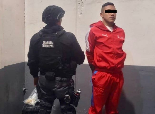 CORRUPTO. Policía municipal de Naucalpan robaba armas para venderlas en el mercado negro