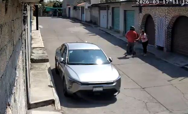VIDEO: ‘¡No traigo nada!’; mamá con su bebé grita aterrada durante asalto