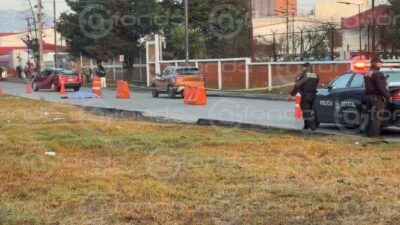 URGENTE: Señor muere arrollado y queda sin calzado en una importante avenida de Edomex