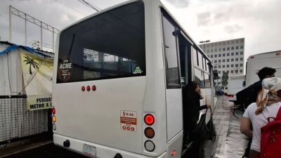 ALERTA: Choferes de transporte exclusivo para estudiantes dejan subir a criminales