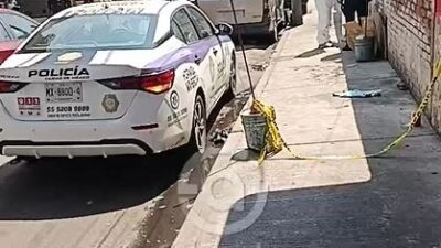 URGENTE: Un hombre amaneció tendido en la banqueta; ahí perdió la vida