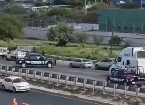 VIDEO. ‘De película’; se arma persecución con balacera entre policías y delincuentes en la México Querétaro