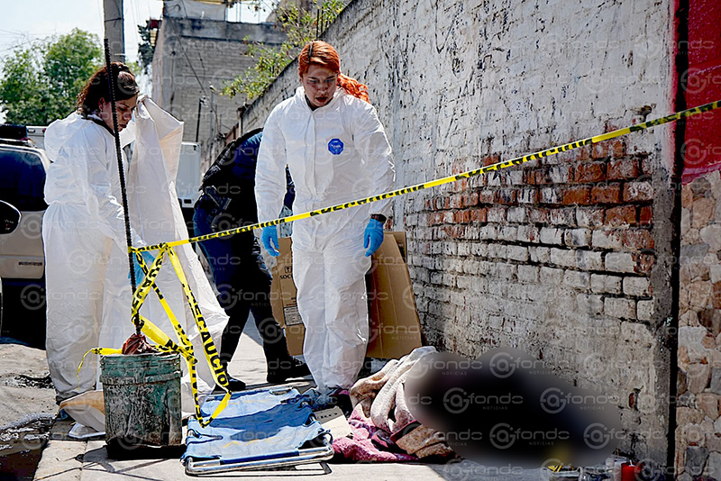 OLVIDADOS. Un hombre murió en la calle entre cartones; no aguantó el frío y la lluvia