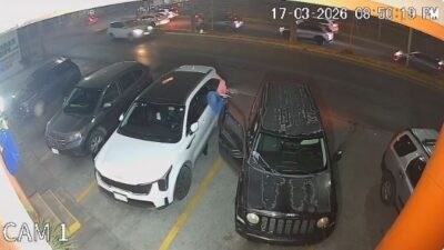 VIDEO: Comensales disfrutaban su cena sin saber que les robaban todas sus cosas