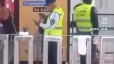 VIDEO: ‘¡Mi hijo!’; mujer reclama a un hombre y lo golpea en una estación del Metro