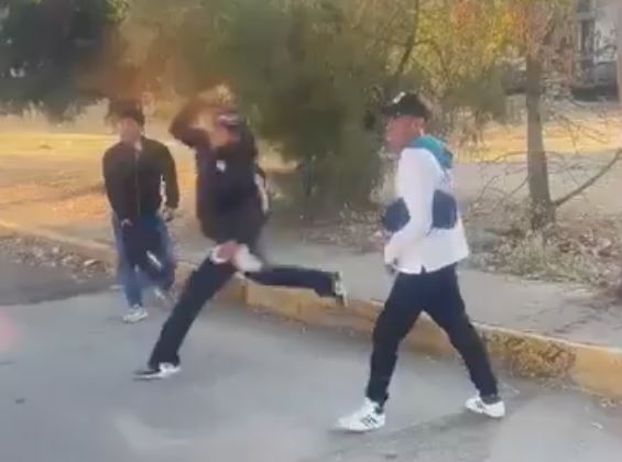 VIDEO: Grupo de criminales apedrean camiones de pasajeros para robarlos