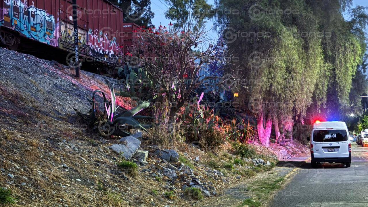 VIDEO. Adolescente con audífonos caminaba en las vías del tren y muere arrollado por locomotora