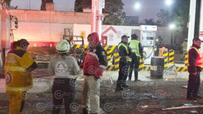 PÁNICO: Explota gasera mientras llenaban una pipa; hay un hombre herido de gravedad