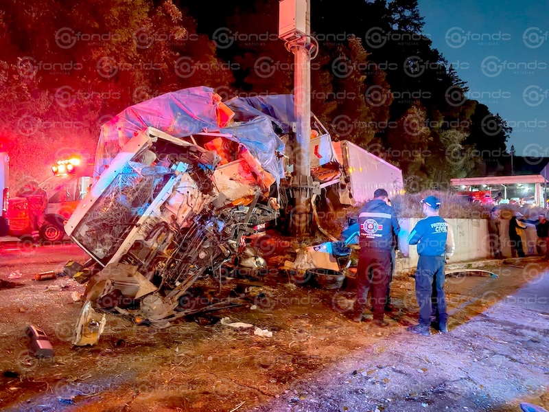 ÚLTIMA HORA. Tráiler sin frenos deja un muerto y tres heridos en la México-Toluca