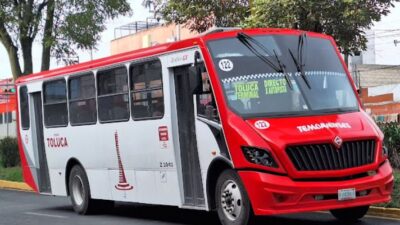 DESGRACIADOS. Asaltantes obligan a pasajeros a dar claves de sus teléfonos y  tarjetas en Edomex