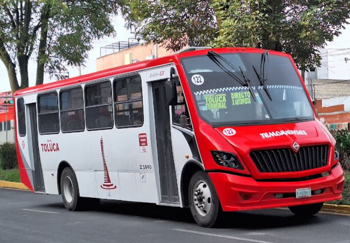 DESGRACIADOS. Asaltantes obligan a pasajeros a dar claves de sus teléfonos y  tarjetas en Edomex