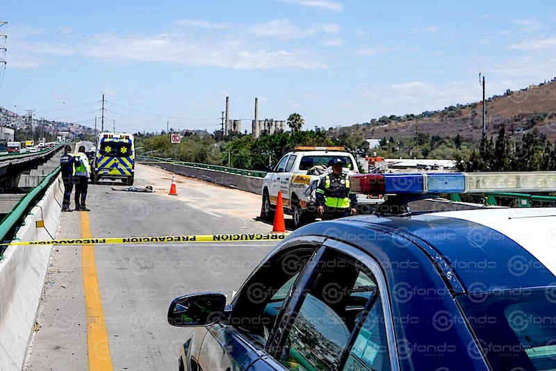 LAMENTABLE. Motociclista choca, se incendia y pierde la vida en la autopista Naucalpan – Ecatepec