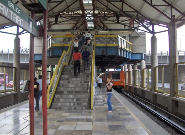 TRISTEZA: Abuelito de 90 años viajaba en el Metro cuando su vida se apagó