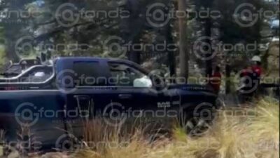 ÚLTIMA HORA. Lunes fatal; choque entre taxi y camioneta deja dos muertos en Edomex