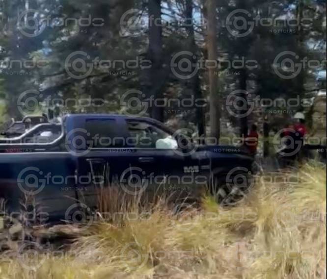 ÚLTIMA HORA. Lunes fatal; choque entre taxi y camioneta deja dos muertos en Edomex