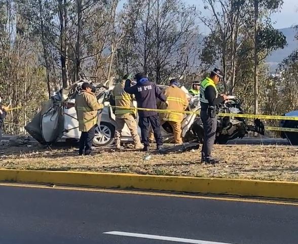 TRAGEDIA. Tremendo choque de camioneta deja cuatro de una familia muertos; dos son menores