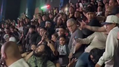 VIDEO: Borrachos arman campal en las gradas y arruinan función de lucha libre