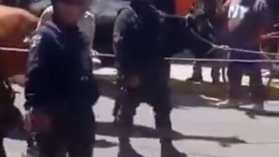 VIDEO: ‘¡Ratero!’; pobladores amarran y casi linchan a presunto ladrón de ganado