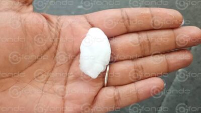 VIDEO: Enormes bolas de hielo caen del cielo durante fuerte granizada en Edomex