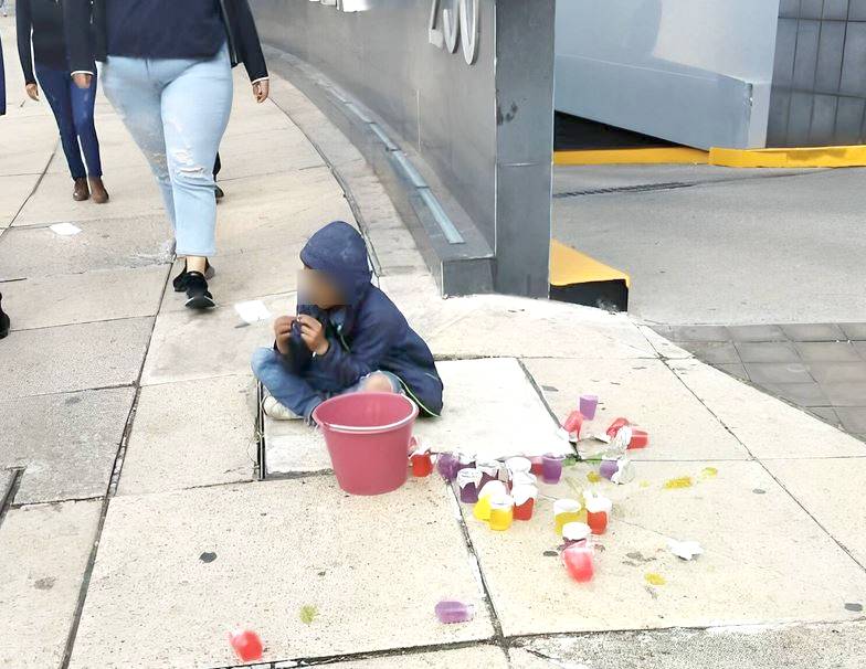 ALERTA: Vuelve la estafa del ‘niño de las gelatinas’; ahora turistas son sus víctimas
