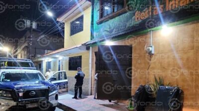 VIDEO. Graban a ladrón cuando se metió a un salón de fiestas y huye al ver a la policía