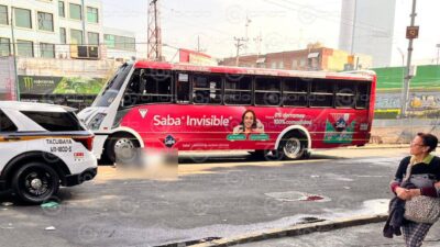 LAMENTABLE. Chofer de camión de pasajeros se echa de reversa y mata a un peatón