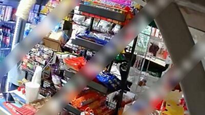 VIDEO: Criminales incendian una tiendita de abarrotes con bombas molotov