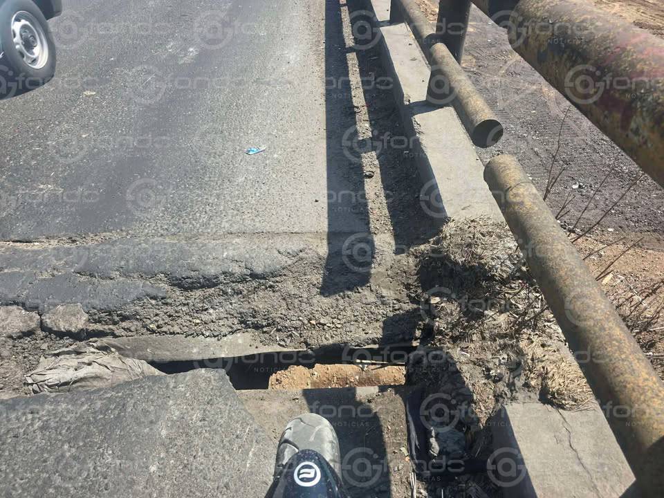 VIDEO. ‘Bomba de tiempo’; denuncian graves daños en un puente vehicular que divide CDMX y Edomex