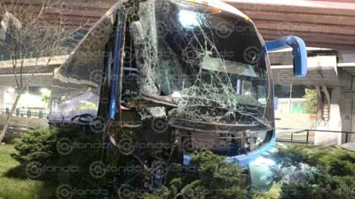 TERRIBLE. Hombre queda deshecho luego de fuerte accidente de autobús en Edomex