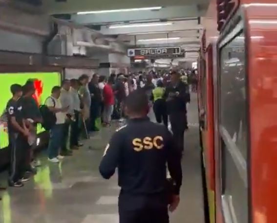 VIDEO: ‘¿Qué pasó?’; usuarios del Metro viven momentos de terror tras balacera