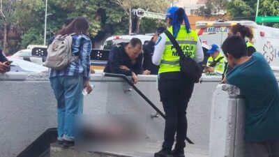 ALERTA: Mujer es atacada con un cuchillo afuera de una estación del Metro