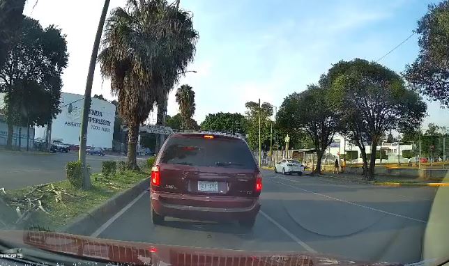 VIDEO: Graban impactante accidente ocasionado por un conductor imprudente