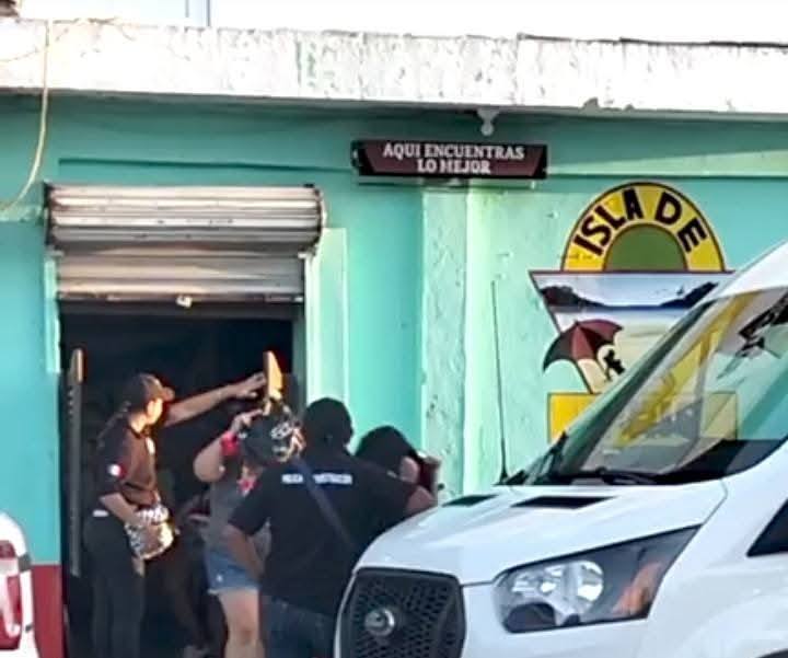 VIDEO: Rescatan a 30 mujeres de un bar de mala muerte que nunca cerraba